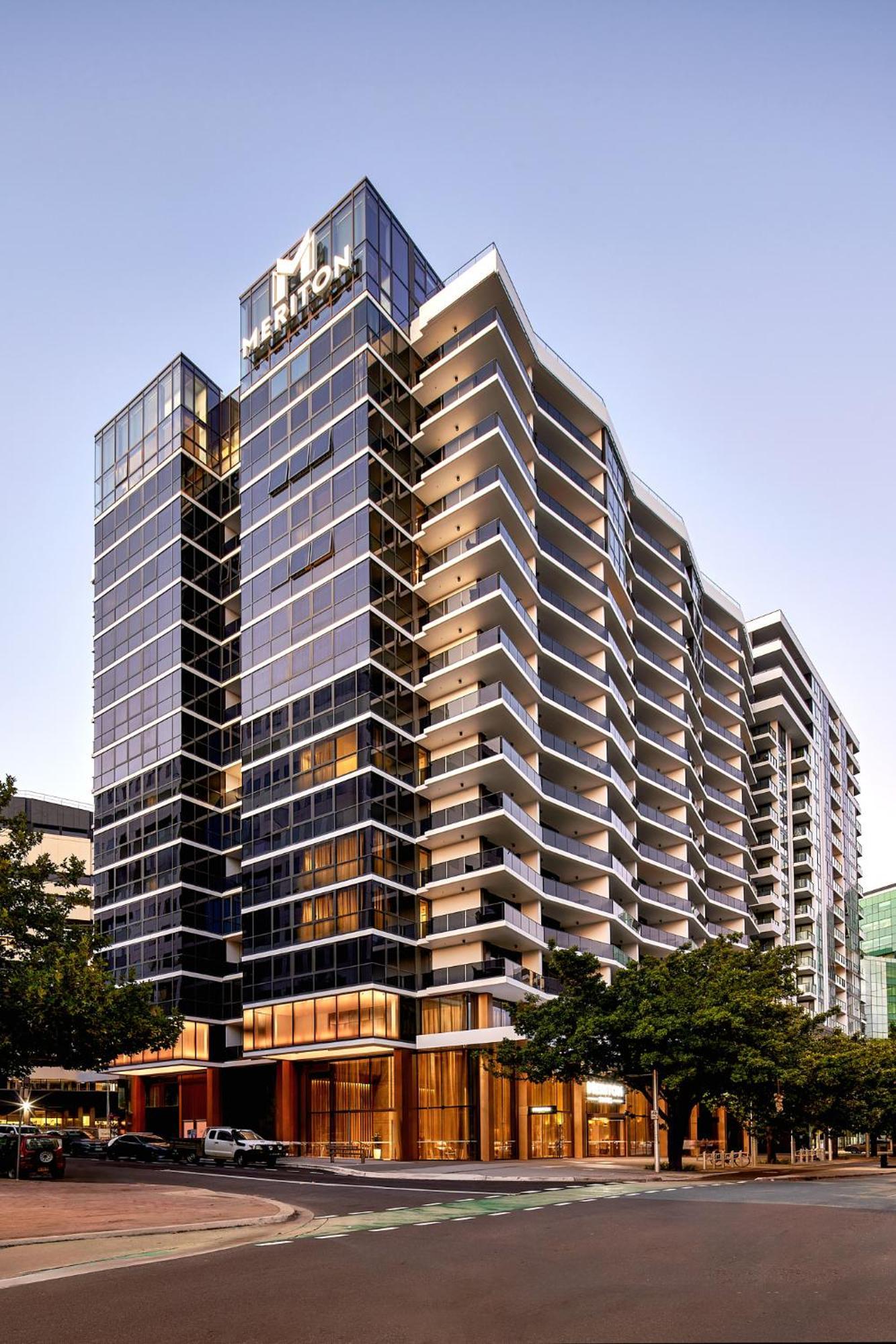 Meriton Suites Canberra Zewnętrze zdjęcie The completed building