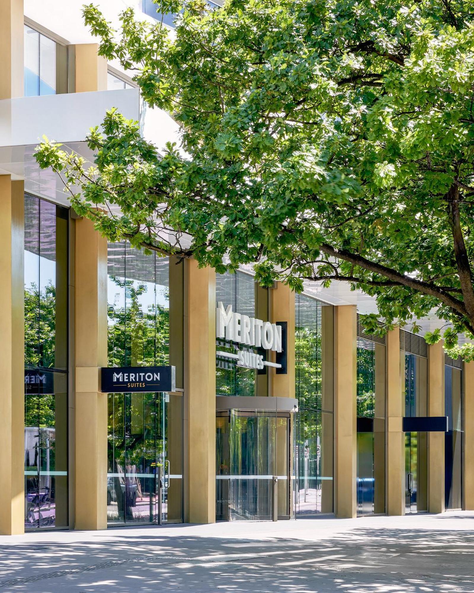 Meriton Suites Canberra Zewnętrze zdjęcie Meriton Suites Chatswood