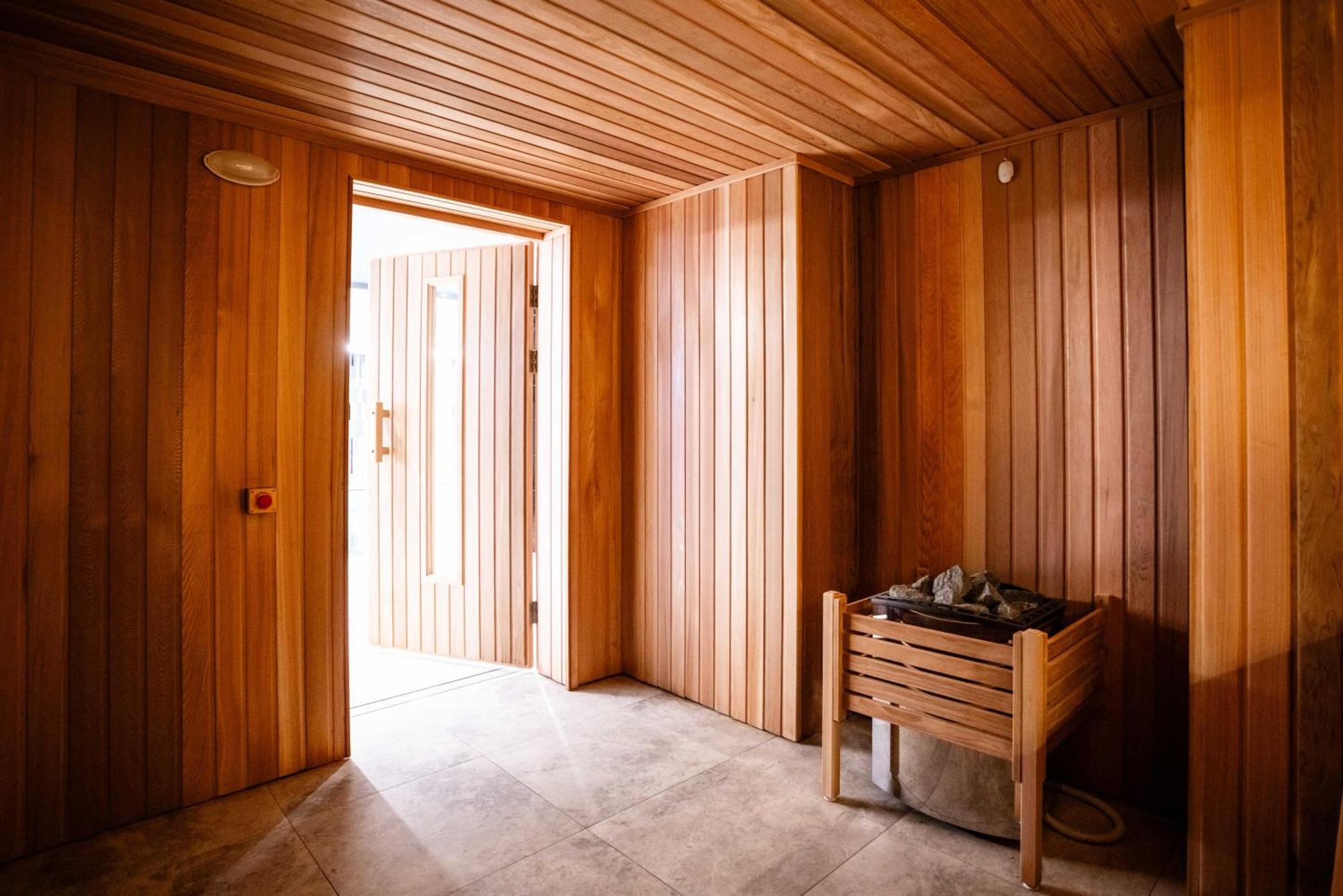 Meriton Suites Canberra Zewnętrze zdjęcie A Finnish sauna
