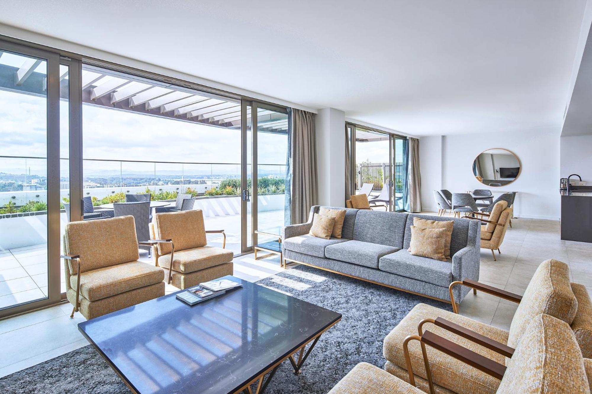 Meriton Suites Canberra Zewnętrze zdjęcie The Penthouse
