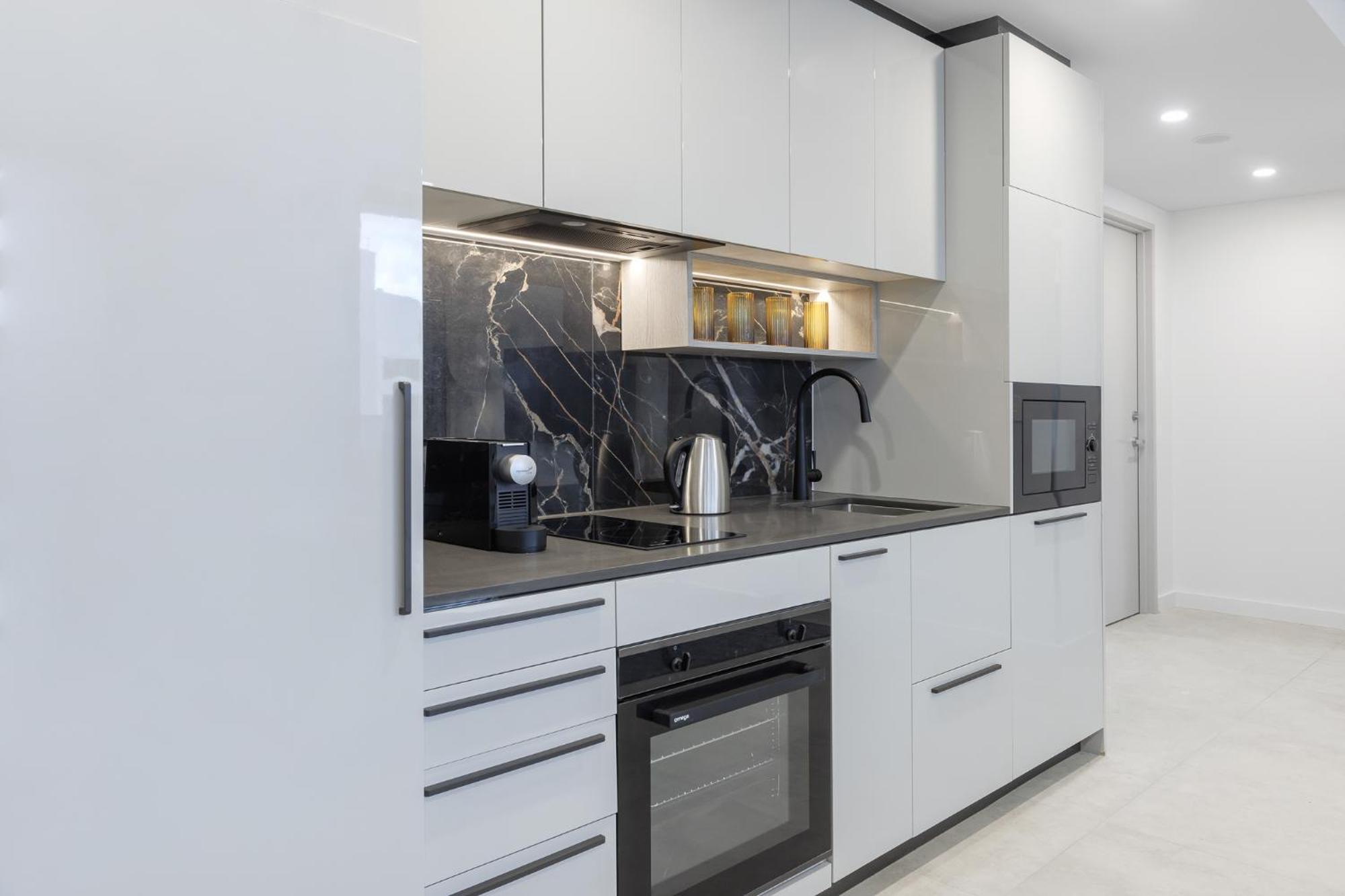 Meriton Suites Canberra Zewnętrze zdjęcie A modern kitchen