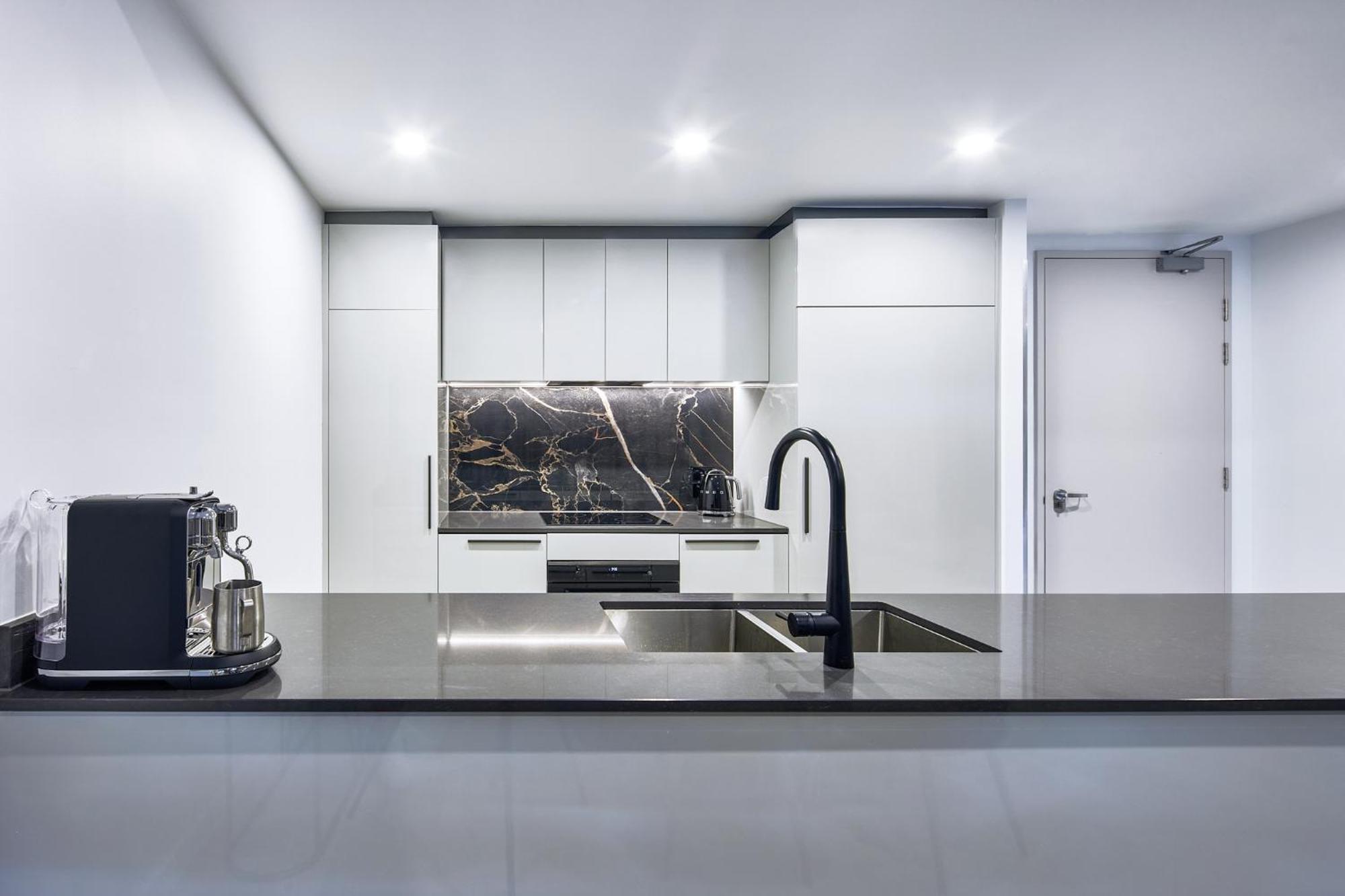 Meriton Suites Canberra Zewnętrze zdjęcie A kitchen