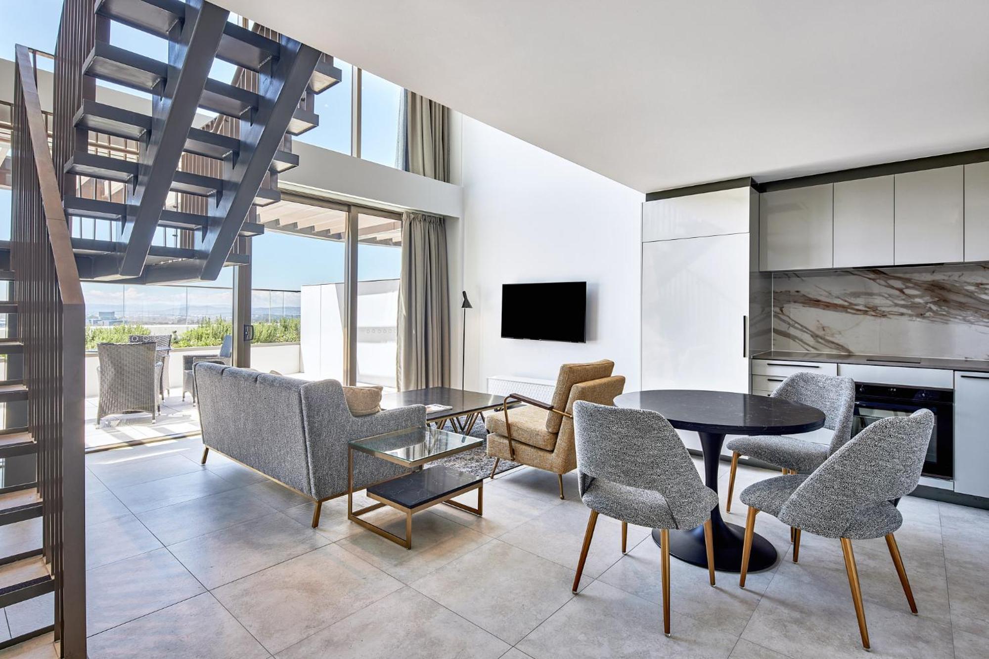 Meriton Suites Canberra Zewnętrze zdjęcie A living room at the hotel