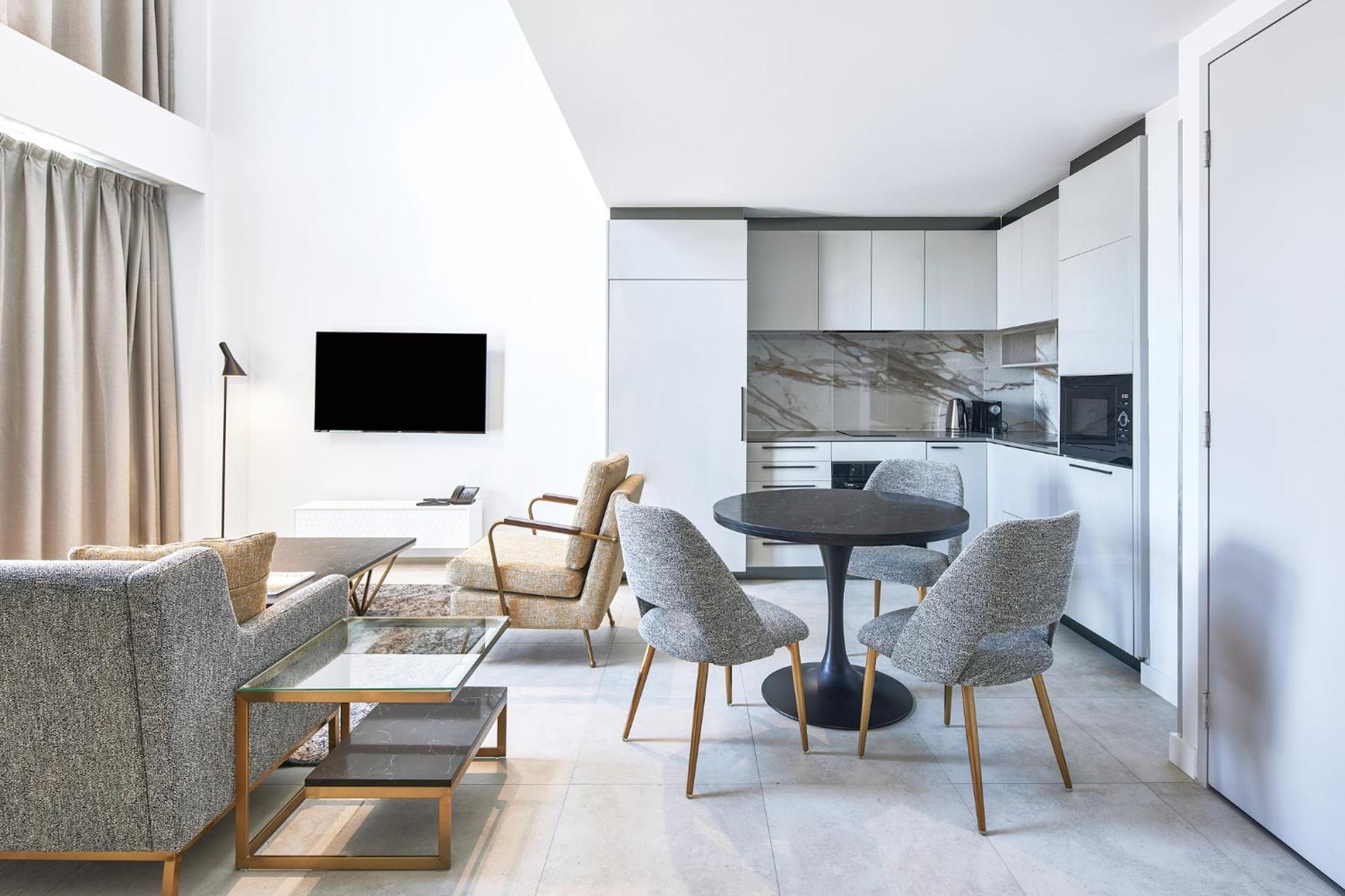 Meriton Suites Canberra Zewnętrze zdjęcie A typical apartment at The Collective Old Oak