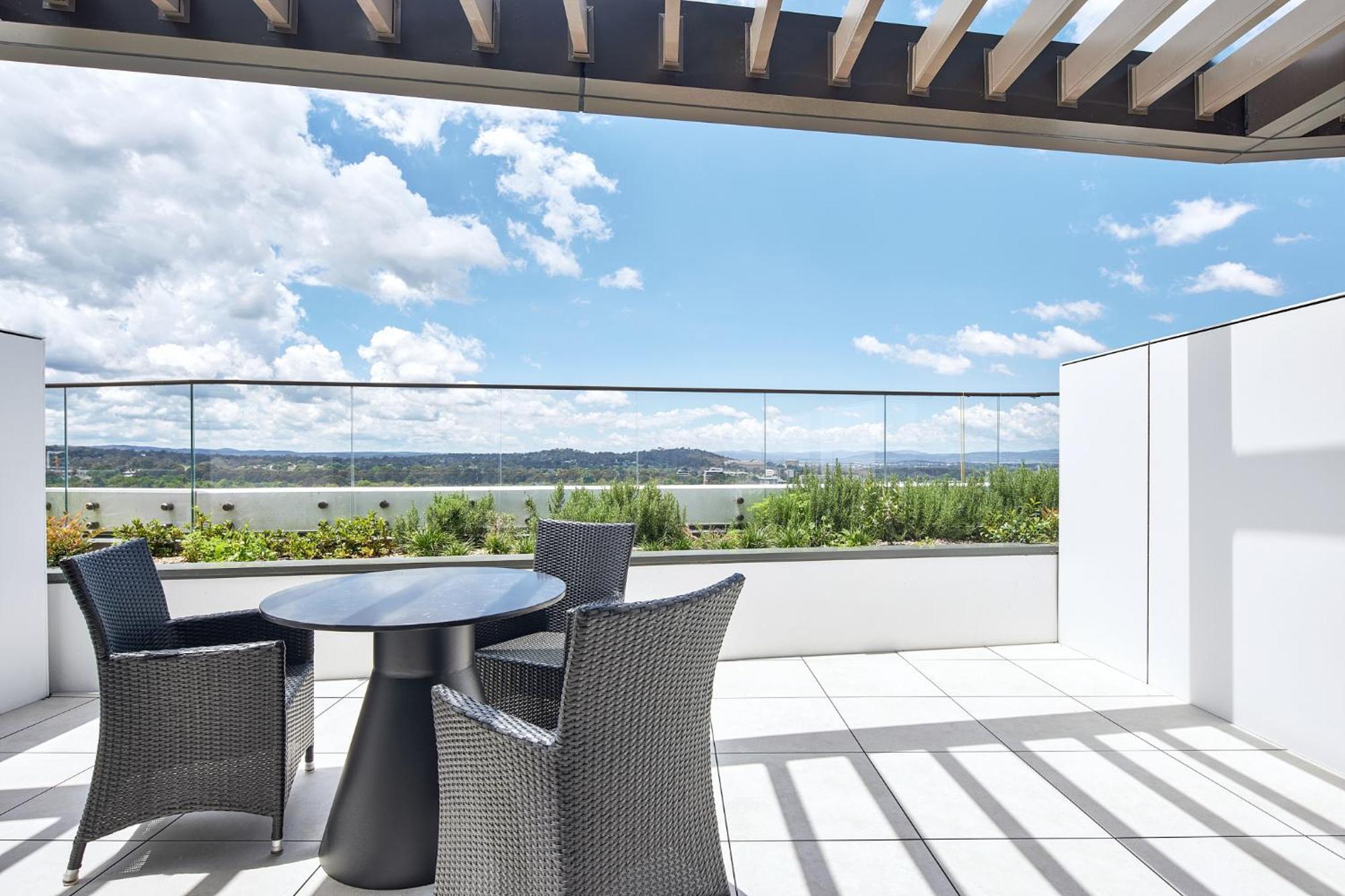Meriton Suites Canberra Zewnętrze zdjęcie Skyline Residences