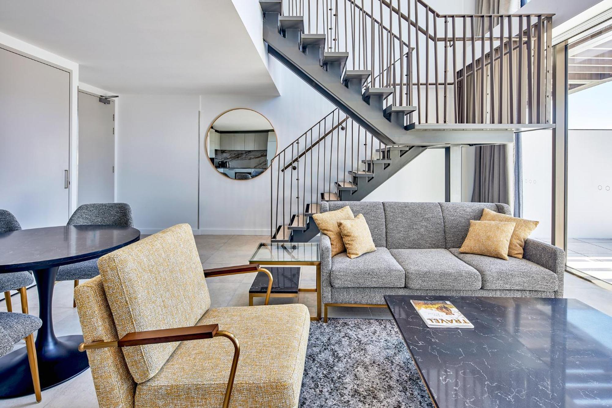 Meriton Suites Canberra Zewnętrze zdjęcie Interior of a home in the neighborhood